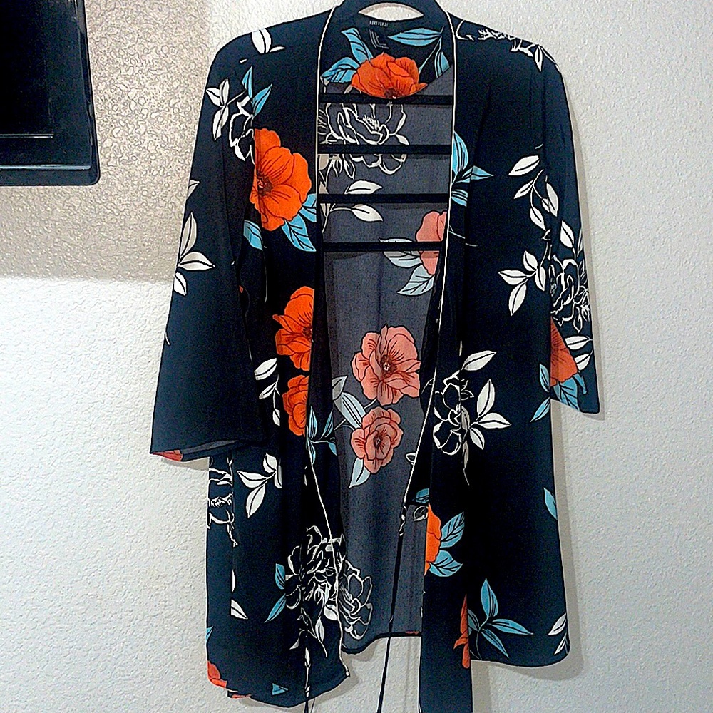 Forever 21 womans Floral Cardigan Kimono BlouseTop